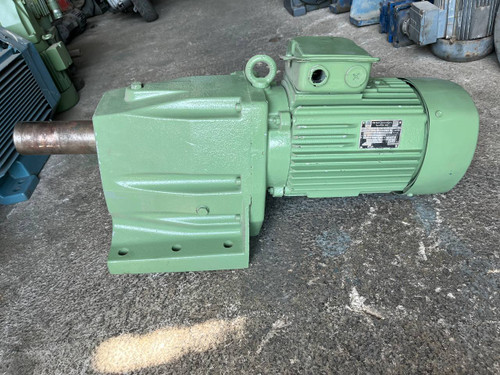 نمای روبروی الکتروگیربکس استوک VEM 5.5 کیلووات 100 دور