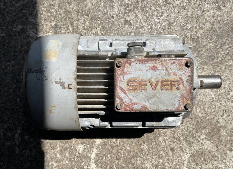 الکتروموتور SEVER یوگسلاوی 1.5 کیلووات 910 دور نمای بالا