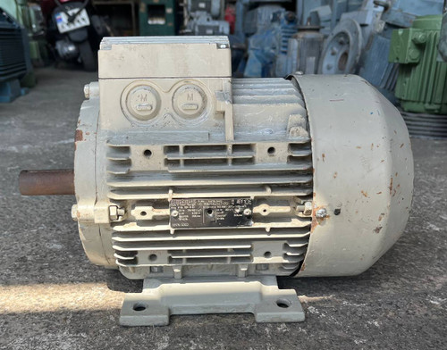 الکتروموتور زیمنس Siemens مدل 1LA7113-2AA10 توان 4 کیلووات 2905 دور نمای روبهرو